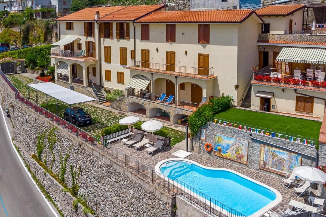 Appartamento Ilaria In Villa Laura Scala Exterior photo